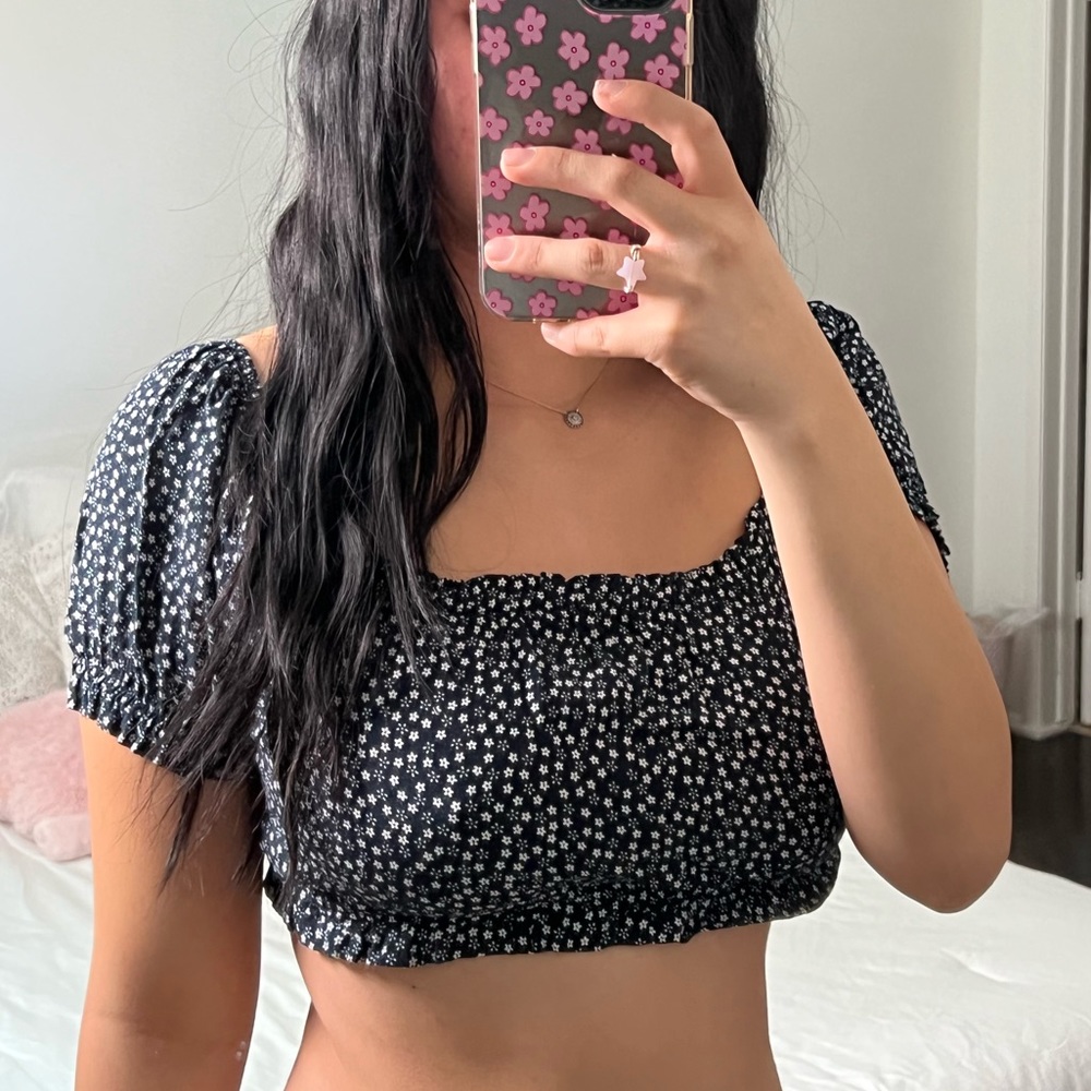 Brandy Melville floral crop top